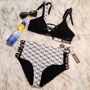HP❣NWT 2 PC XOXO Reversible Bathing Suit Sz Medium